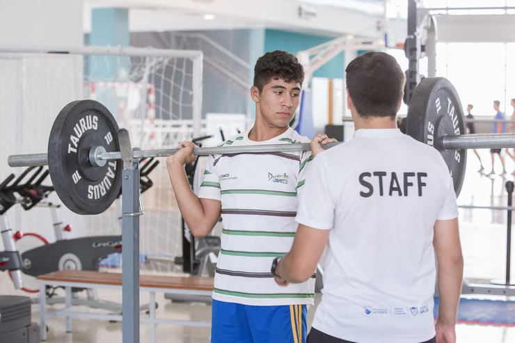 El deportista forma parte de la escuela de lucha del Campus Abierto de la Universidad de La Punta.