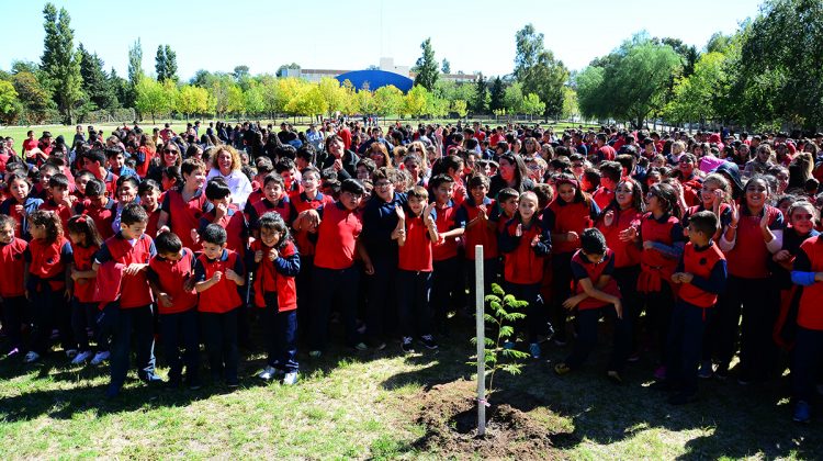 Con mucha alegría y conciencia ambiental, la Escuela “Lucio Lucero” conmemoró el Día Internacional de los Bosques