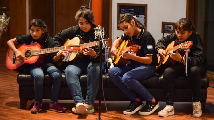 Los “Pequeños Guitarreros” llegaron a Casa de la Música para grabar su EP