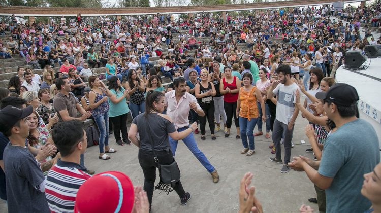 Un espectáculo para toda la familia lleno de música, color y alegría en el sur de la ciudad