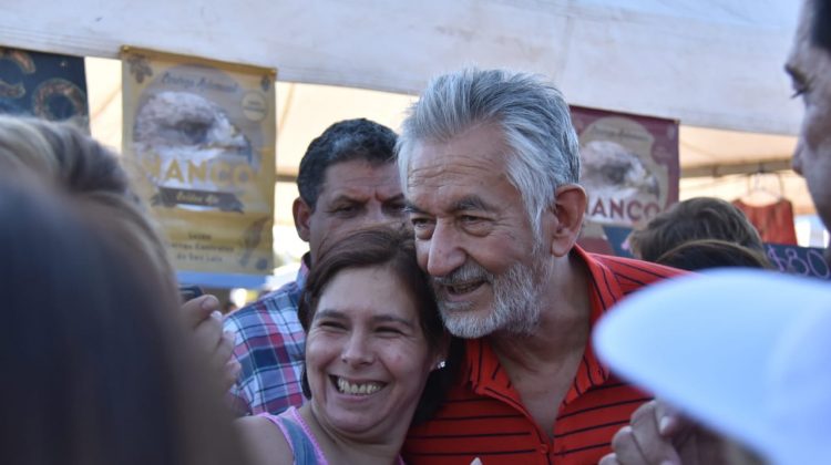 Las mejores imágenes del gobernador con productores y familias en la Feria de Merlo