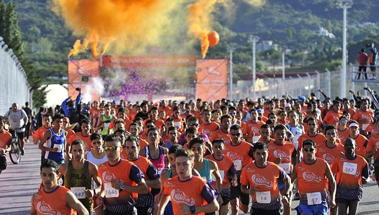 Con récord de inscriptos, se corrió la media maratón de Dosep