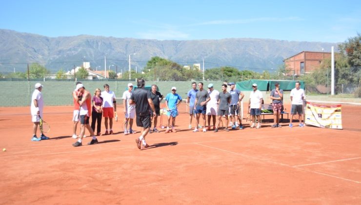 Con más de 250 asistentes dieron inicio las capacitaciones deportivas en el interior provincial