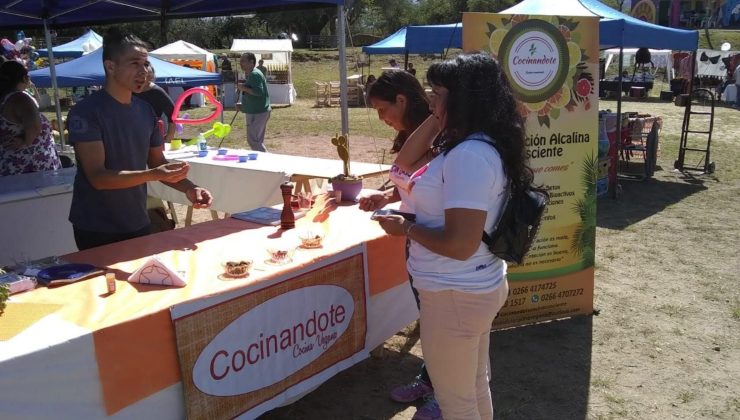 Pequeños y Medianos Productores protagonizan una feria que ya conquistó al público puntano