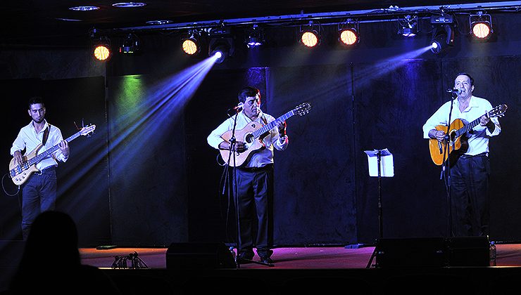 El Salón Blanco se llenó de folclore con la música de “Los del Cerro”