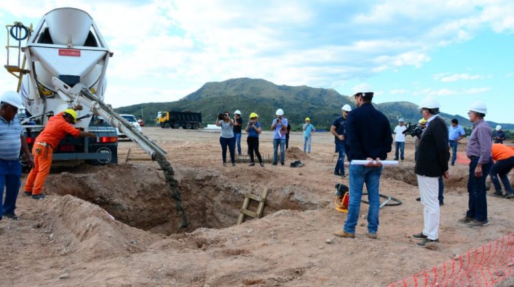 Comenzó el llenado de bases del Hospital Central “Ramón Carrillo”