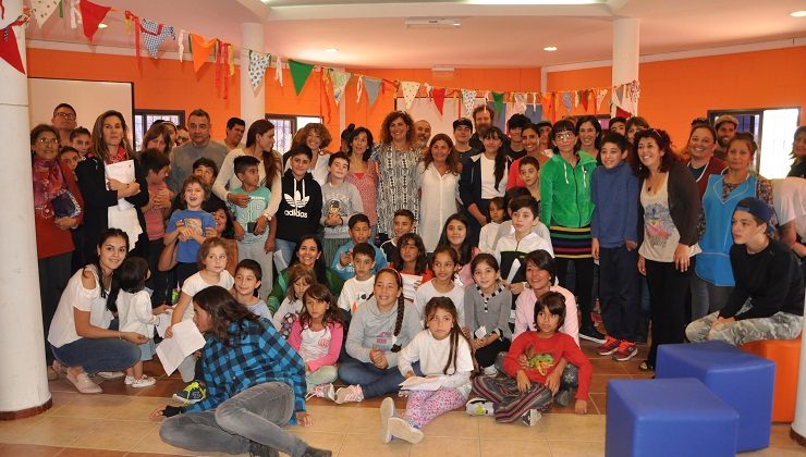 Con la visita de la ministra de Educación, la Escuela Generativa “Nueva Humanidad” inició el año escolar