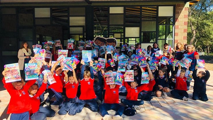 Niñas y niños del Instituto “San Vicente” recibieron el ejemplar N° 10 de la revista “Juana y Pascual”