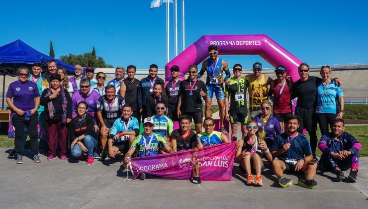 El Velódromo Provincial fue escenario de la 1ª fecha de Ciclismo de Pista y del 1° Duatlón del año