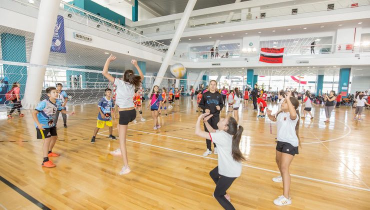 El primer encuentro de mini vóley del año se realizó en el Campus