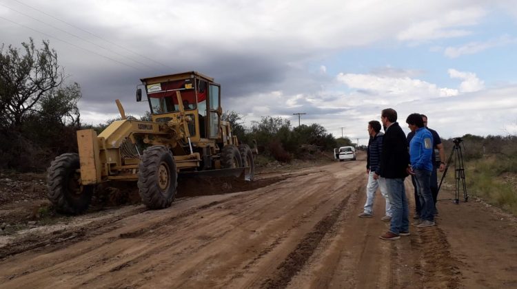 Tomasevich visitó la obra sobre ruta provincial N° 8