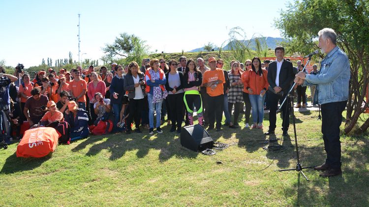 El gobernador inauguró la parquización de Terrazas del Portezuelo