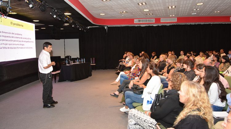 Cientos de profesionales participaron de las Jornadas “Mujer y Consumo Problemático de Sustancias”