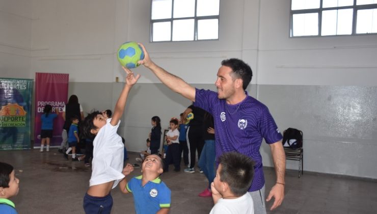 “Montañitas perfumadas” recibió la visita de “Deporte y Recreación”