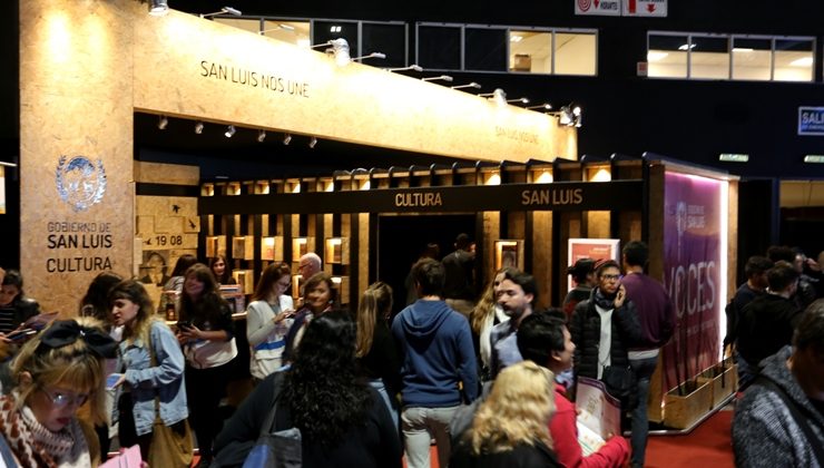 Familias de todo el país visitan el stand de San Luis