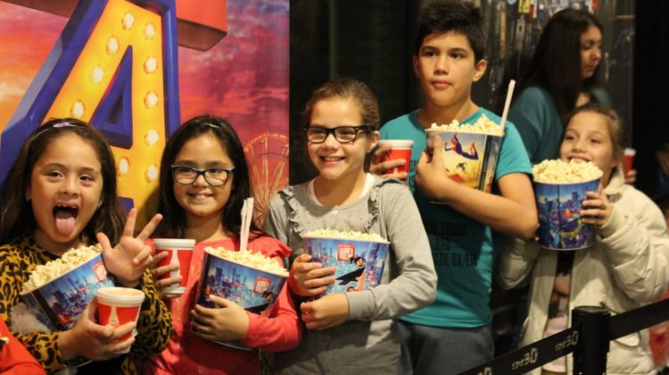 En marzo miles de niños y adultos disfrutaron del ciclo de cine gratuito en el “Molino Fénix”