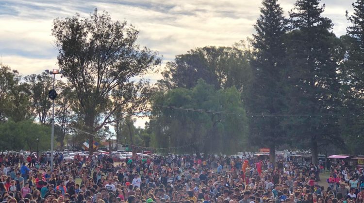 Miles de jóvenes ya viven el “San Luis Trap” en el Parque de las Naciones