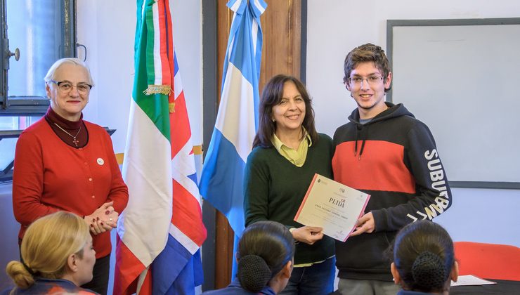 Alumnos del Instituto de Idiomas recibieron su certificado internacional