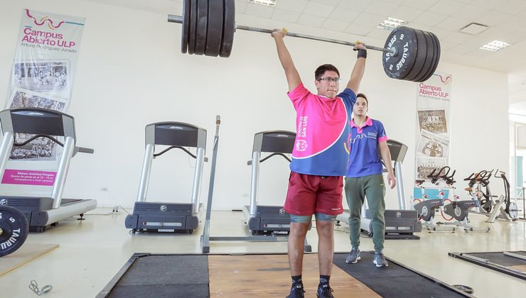 Un pesista puntano busca roce en la VI Copa Oly Team