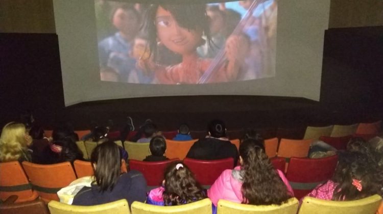 Niños del barrio San Martín asistieron al ciclo “Los Merenderos al Cine”