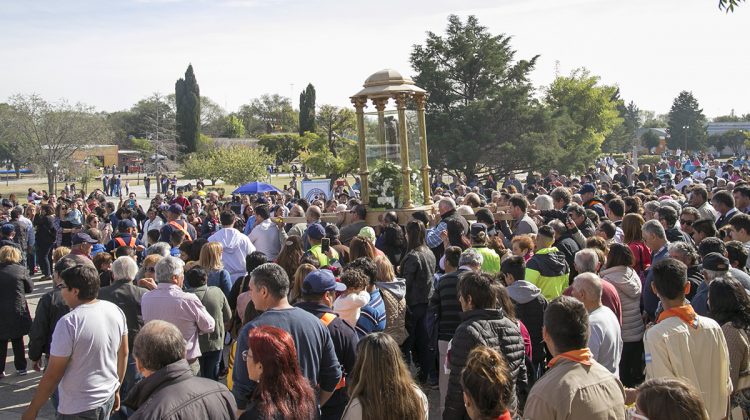 Celebración de devoción y fe: miles de fieles honraron al milagroso Señor de Renca