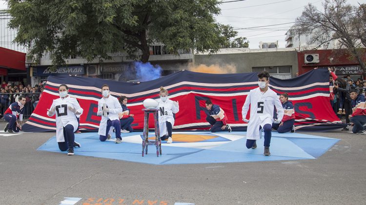 Con brillo y mucho color, las escuelas generativas homenajearon a la patria