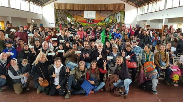 El Gobierno provincial otorgó una ayuda económica a 160 artesanos y pequeños productores de Merlo