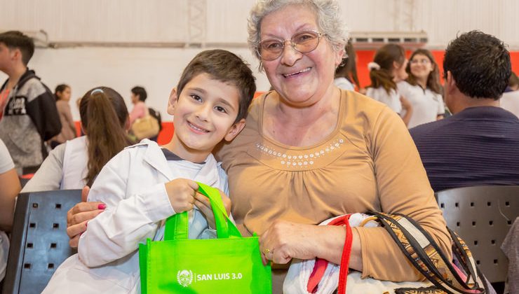 Las tabletas y las iniciativas de la ULP llegaron a Merlo