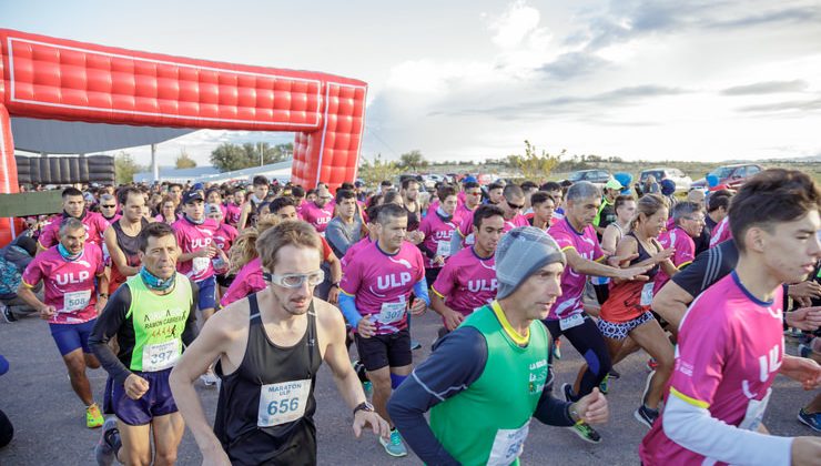 El viento y el frío no pudieron detener la marea de atletas que corrieron los 5K de la ULP