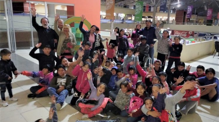 Niños del barrio Félix Bogado y Potrero de los Funes disfrutaron de una jornada especial en la terminal