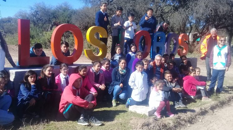 Trabajos en el acceso a la Escuela N° 223 y en ruta provincial N° 42b