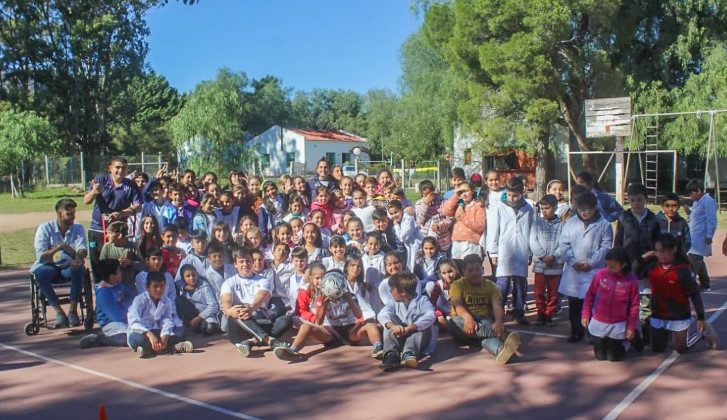 Más de 120 alumnos de Los Molles y Cortaderas  recibieron las “Charlas DAR” 