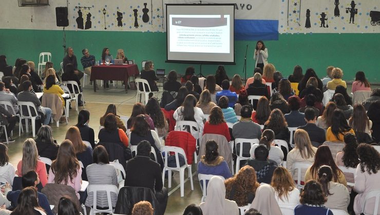 Más de 400 docentes participaron del inicio de las Jornadas de Fortalecimiento Institucional en ESI