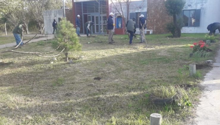 El Plan Forestal se hizo presente en el Cuartel de Bomberos