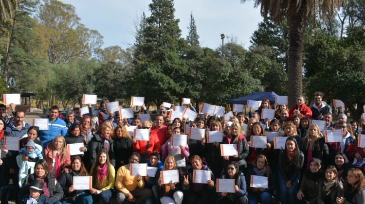 El reconocimiento a la formación y al trabajo en equipo: el ministro Tamayo entregó más certificados