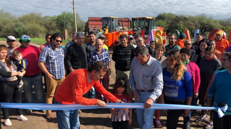 Los vecinos de 3 parajes ya disfrutan de sus renovados ingresos y de la nueva planta de agua