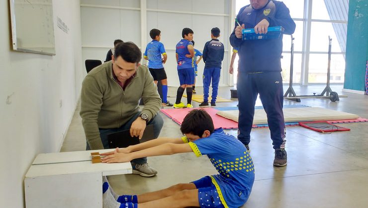 Infantiles de Juventud pasaron por el laboratorio de biomecánica del Campus