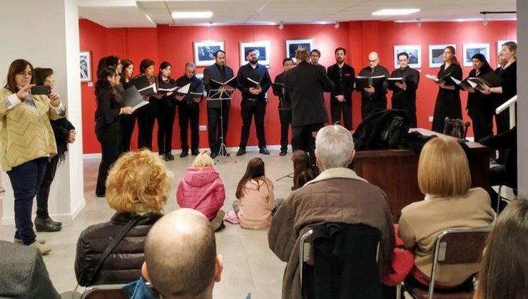 Se presentó la Camerata Vocal Da Capo en el cierre de la 4ta expo fotográfica