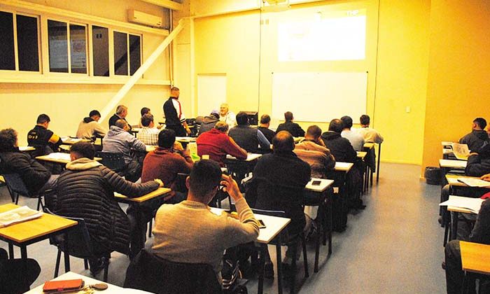 Dictaron un curso de motores THP para alumnos de la carrera de Mecánica nivel 3