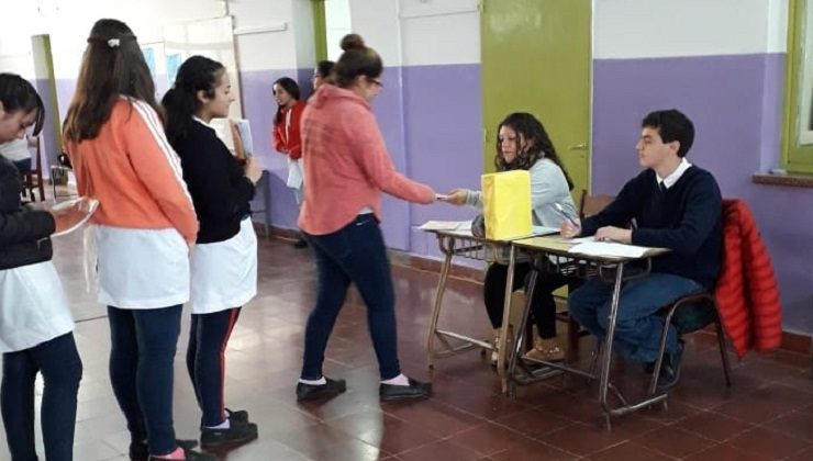 Alumnas y alumnos del Colegio Nº 27 “Dr. Eleodoro Lobos” de Concarán eligieron representantes para el centro de estudiantes