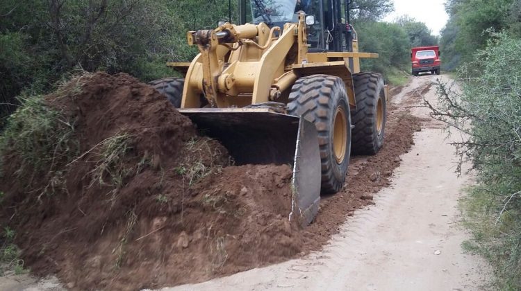 Trabajan en el acondicionamiento y mantenimiento del acceso al paraje Rincón del Carmen