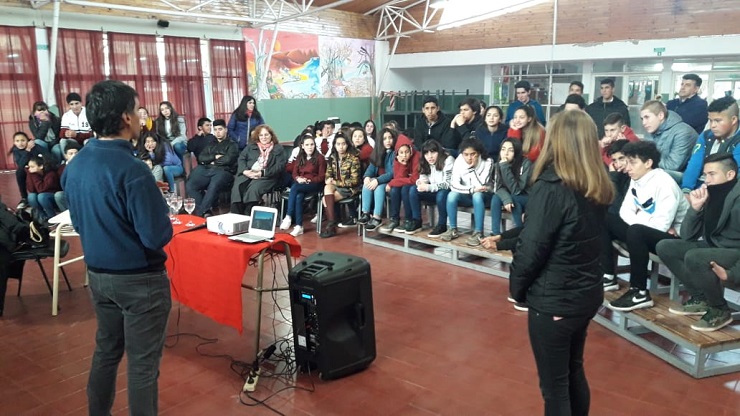 “Anfitriones turísticos”: capacitaron a alumnos de la Escuela N° 6 “Carlos Sadoc San Martín” de El Volcán