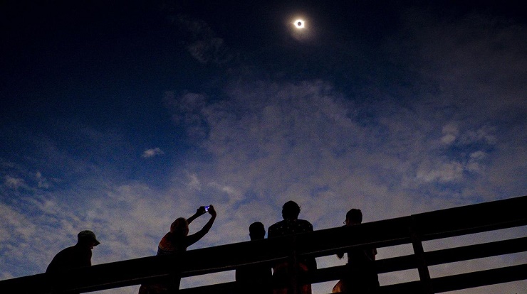 Para ver el eclipse habrá que tomar recaudos