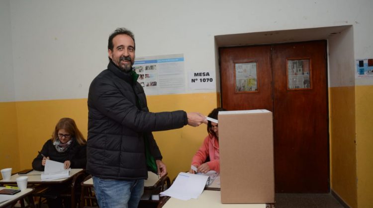 Votó Mariano Stinga