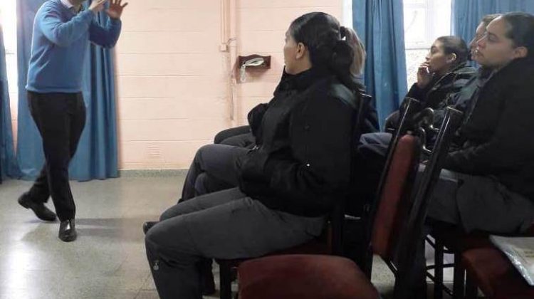 Capacitan al personal penitenciario de la Unidad 4 de mujeres