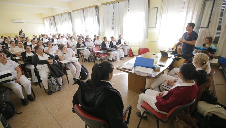 Alumnos de la Licenciatura en Enfermería hicieron sus primeras prácticas en el hospital