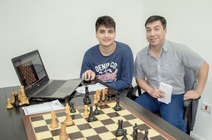 Tres jóvenes talentosos ajedrecistas de la ULP competirán en Ecuador.