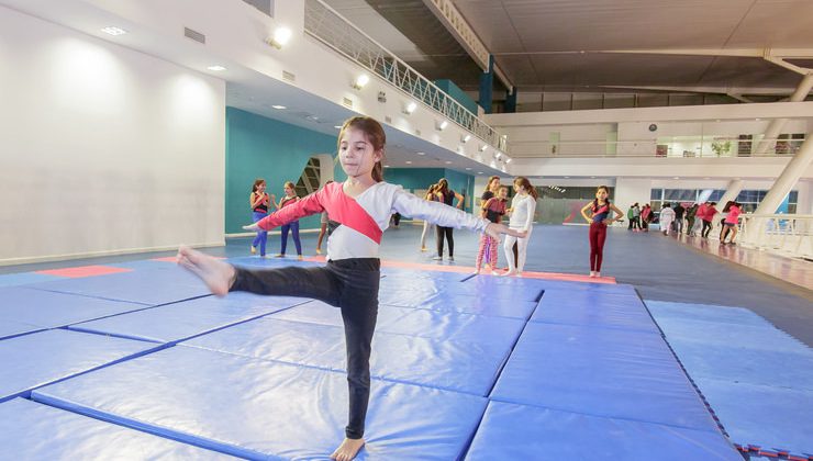 El equipo de gimnasia artística del Campus compite con todas sus categorías