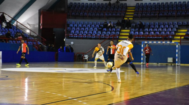 Los equipos de San Luis debutaron con un triunfo en el Regional Cuyo