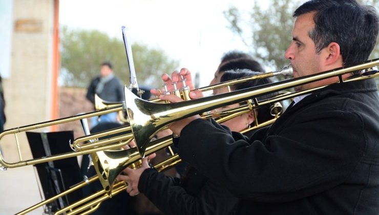 “Sueños del Arte”: la banda de música “Granadero Baigorria” se presentó en el Hito